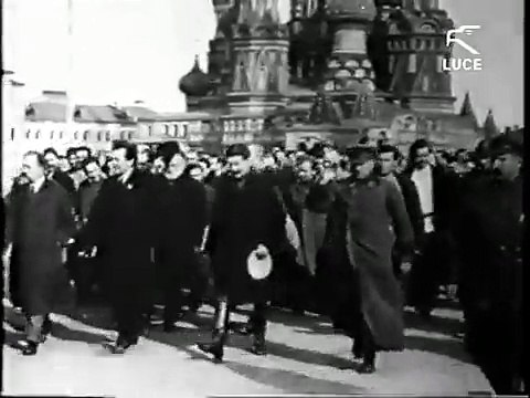 Istituto Luce - La Russia dai Romanov a Stalin 4