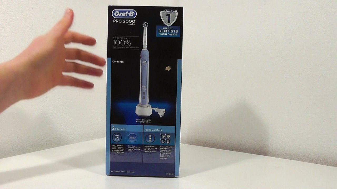 Braun Oral-B Pro 2000 Electric Toothbrush Unboxing