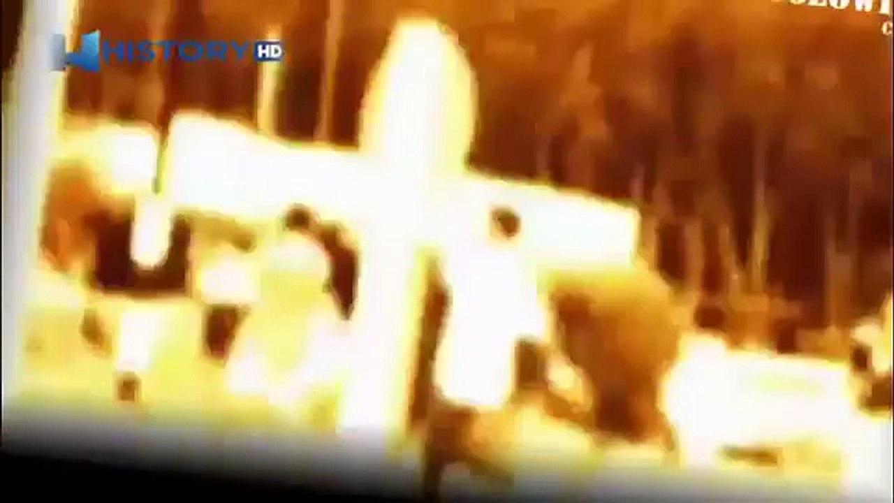 Raging bull attacked a crowd of people. Horrible bull / Animal Attacks on Human