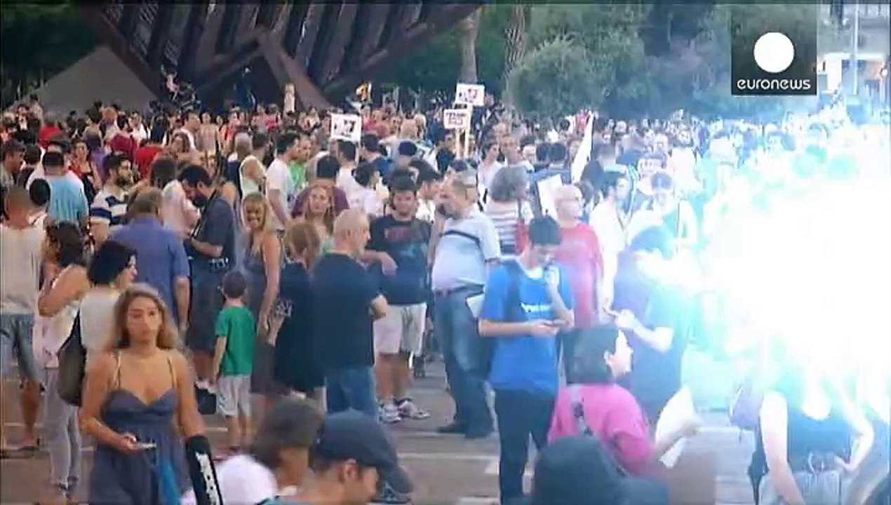 Τεταμένο το κλίμα στη Μέση Ανατολή - Διαδηλώσει...