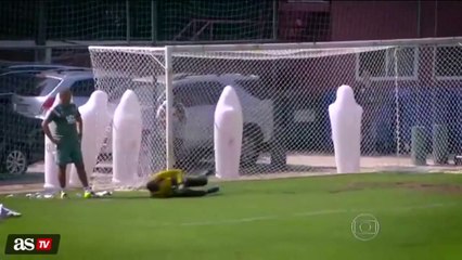 Ronaldinho Fantastic Free Kick Goal in Fluminense training 2015
