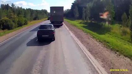 LiveLeak - Impatient driving causes devastating head on crash