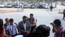 Antonio Mohamed, llegando al estadio que será del equipo del cual esta al mando