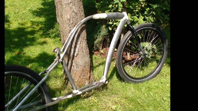 Custom stretched beach cruiser bike