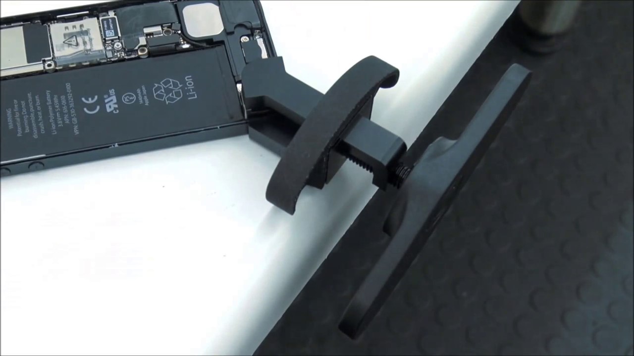 iPhone 5 5S G-Tool Presse iCorner pour redresser les coins du châssis aluminium