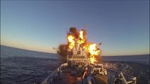Un Missile explose un navire à l'entrainement