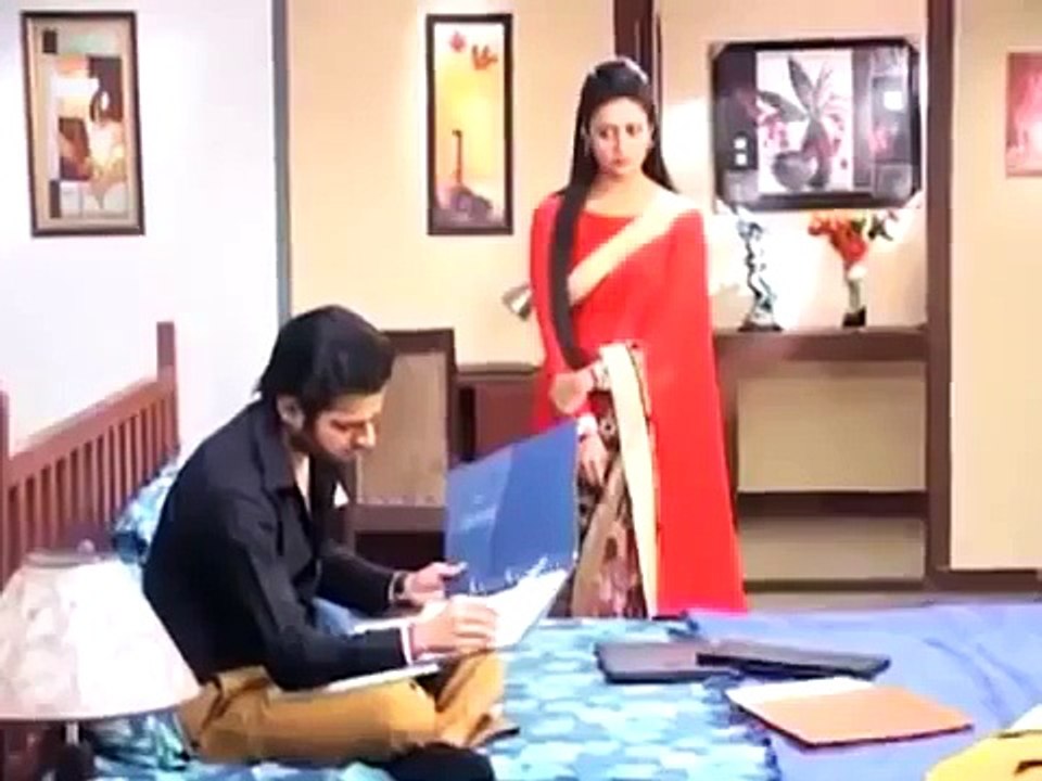 Ishita sings a song for hubby Raman - Yeh Hai Mohabbatein Upcoming scene