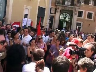 Download Video: Roma, 15 luglio 2010. Precari scuola in protesta davanti Montecitorio