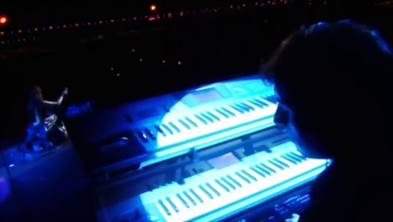 Helene Segara - Il Y A Trop De Gens Qui T'aiment ( Avec Le Public) `2000