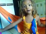 Menina de 3 anos Conta como foi abandonada pela mae biologica, em Araguaina.