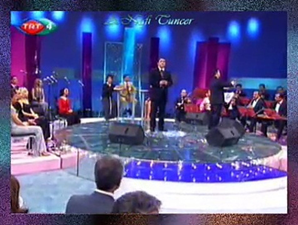 Alp ARSLAN *Şu Göğsüm Yırtılıp Baksan Dikenler Aynı Güldendir*