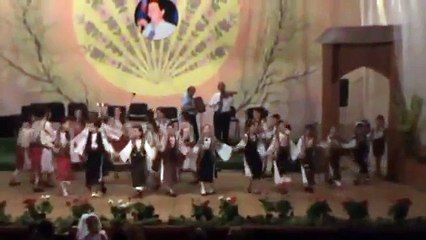 2 LAUTARI  si-au  batut joc de folclorul Romanesc