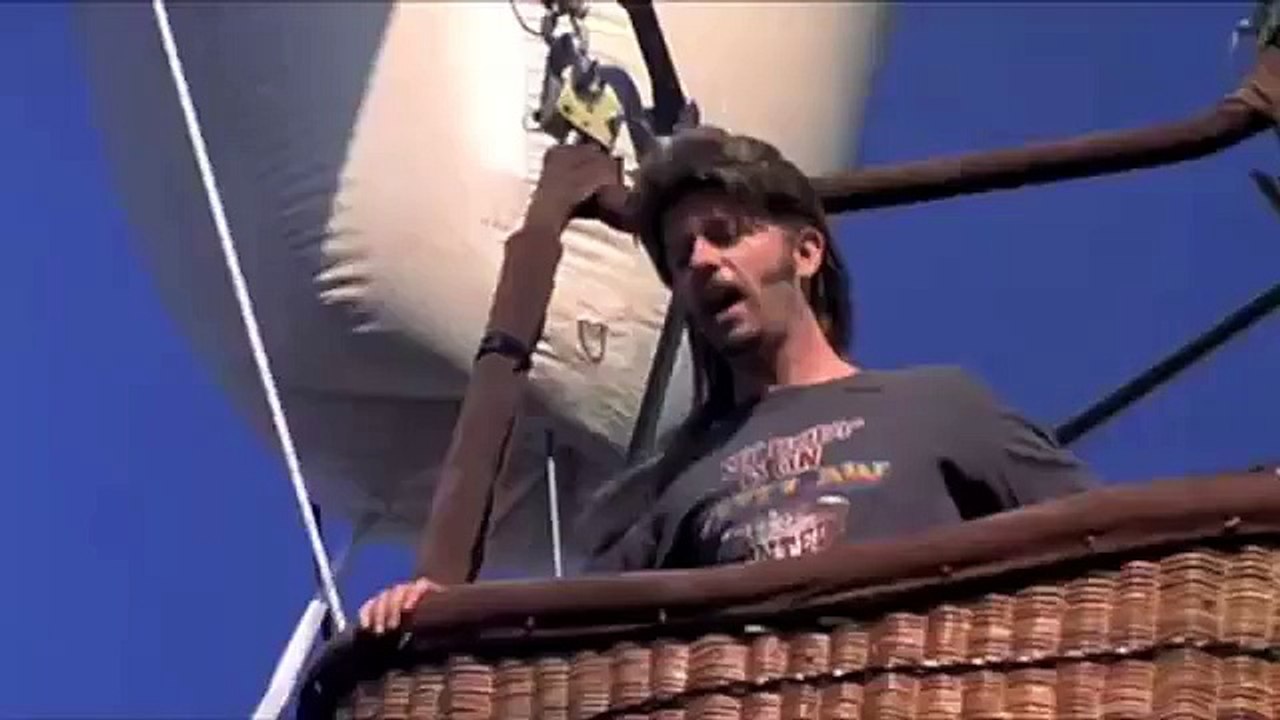 Joe Dirt - I can see down your shirt!