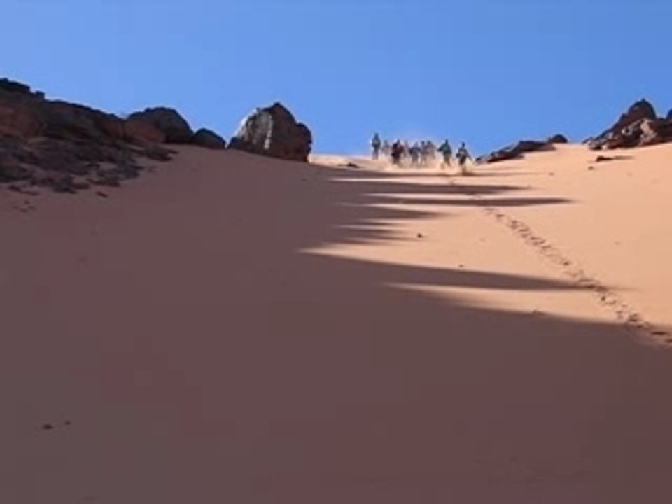descente de dunes /  rolling down dunes