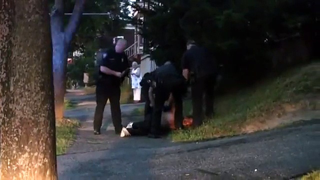 Two Young Kids Beat Up Mom's Boyfriend