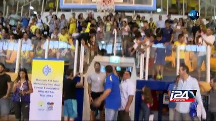 Rencontrer des vedettes de baskeball en Israël
