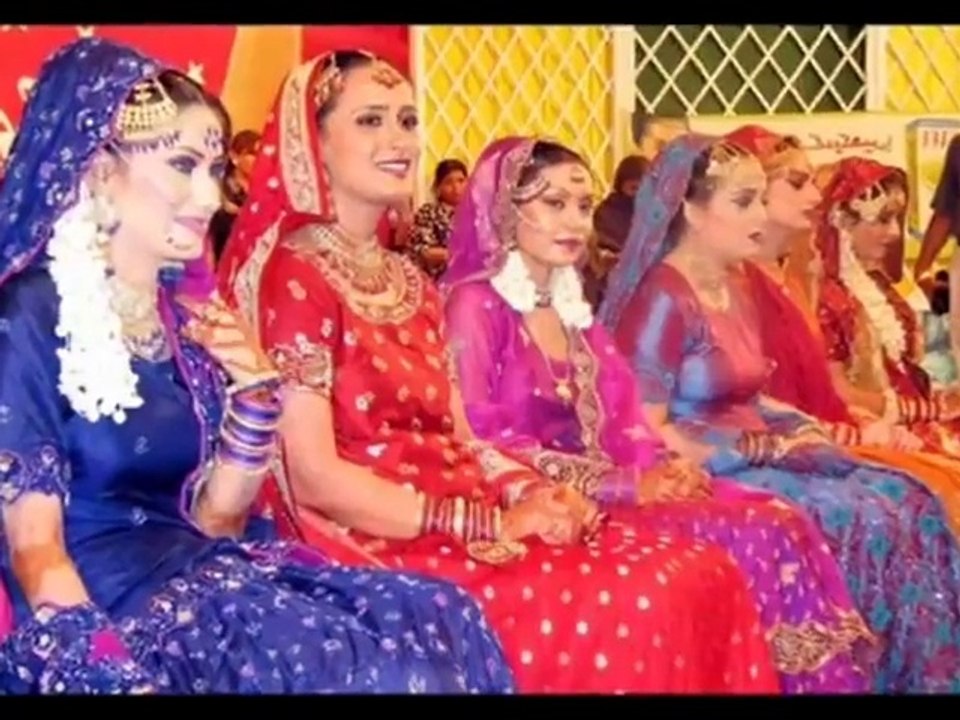 Punjabi Geet- MEHNDI- Composer & Singer-Khalid Asghar. Poet- Zahid Abbas. Video prepared by Khalid Mahmood for YouTube- Channel-cheecheepia