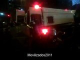 SIN EDITAR: Alameda 7 marzo 2012 Carabineros traslada detenidos. Fotógrafo golpeado.