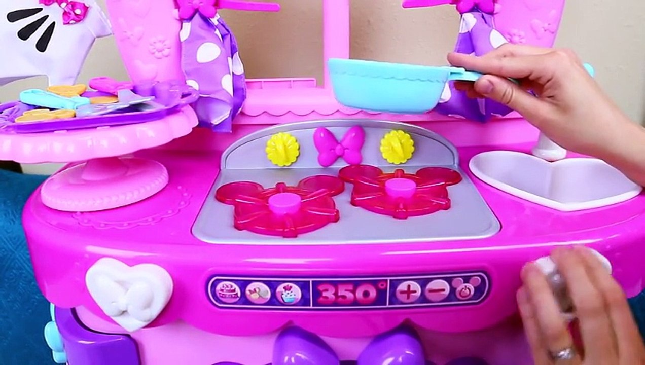 MINNIE MOUSE Sweet Surprises Play Kitchen + Play Doh Food Cooking & Flipping NEW Toddler Set