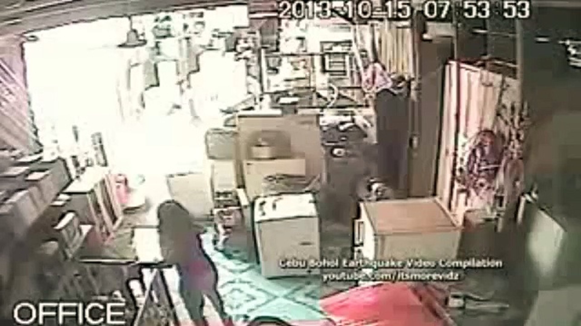 Amazing dog - dog saves a friend dog earthquake