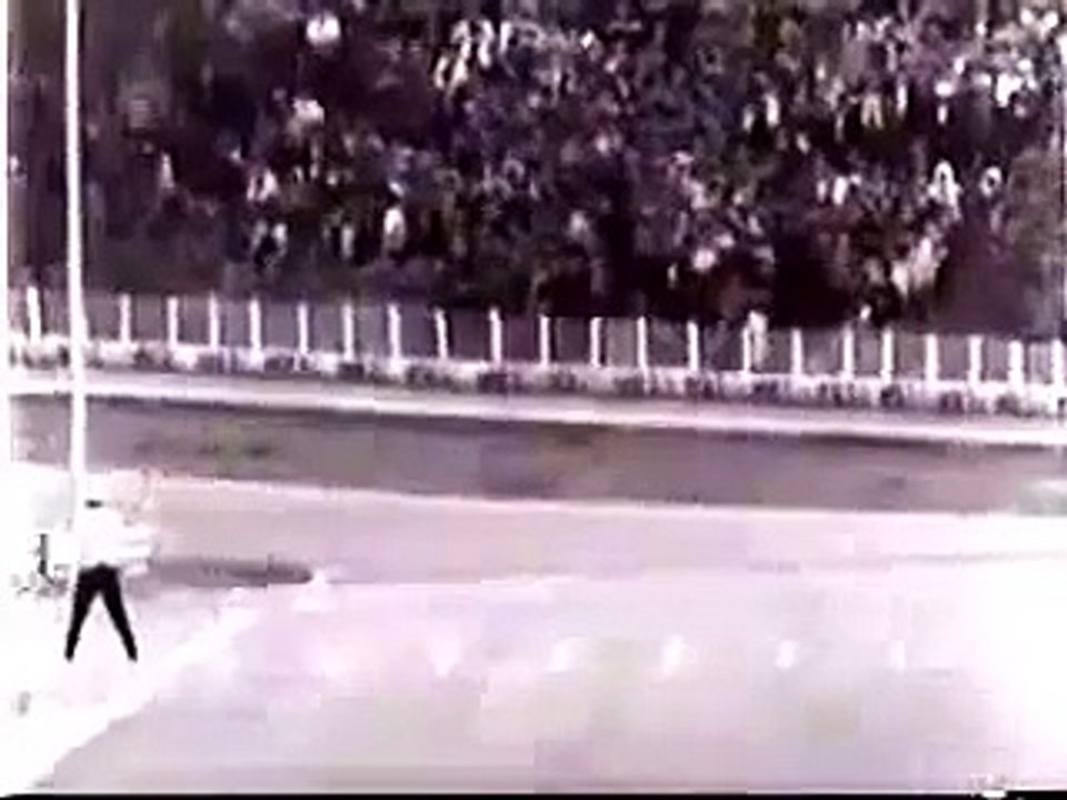 Porsche 904 vs Prince Skyline GT at 1964 Japanese Grand Prix