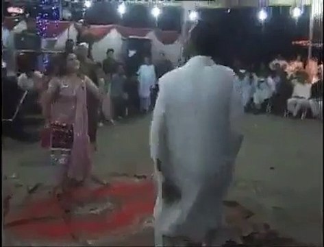 یہ نا دیکھا تو کچھ نہیں دیکھا یہ نا دیکھا تو کچھ نہیں دیکھا ۔۔۔۔۔۔۔۔اب تک کا سب سے مزاہیا ڈانس۔