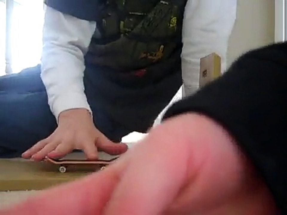 how to do tricks on a tech deck