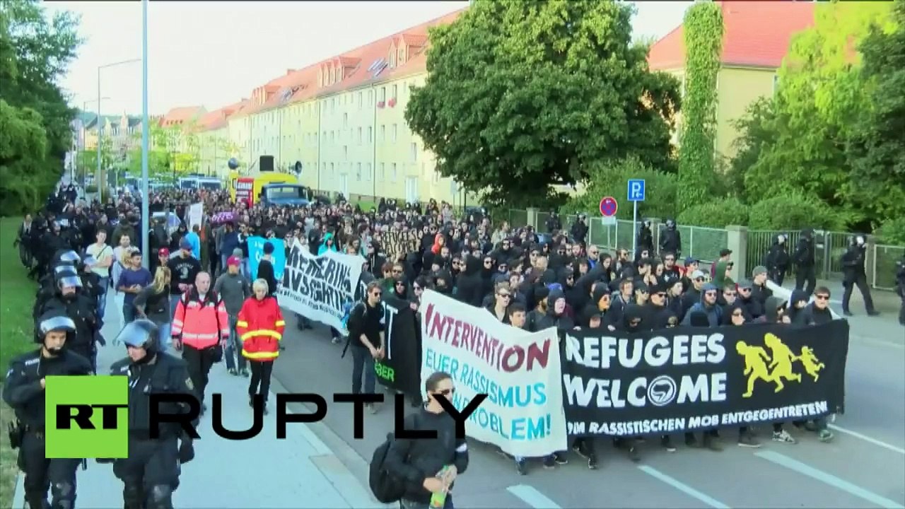 Près de Dresde, les Allemands manifestent leur soutien aux réfugiés