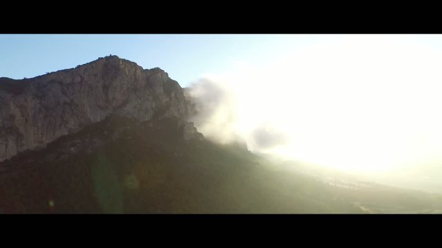 Le Bentley Bentayga joue les baroudeurs