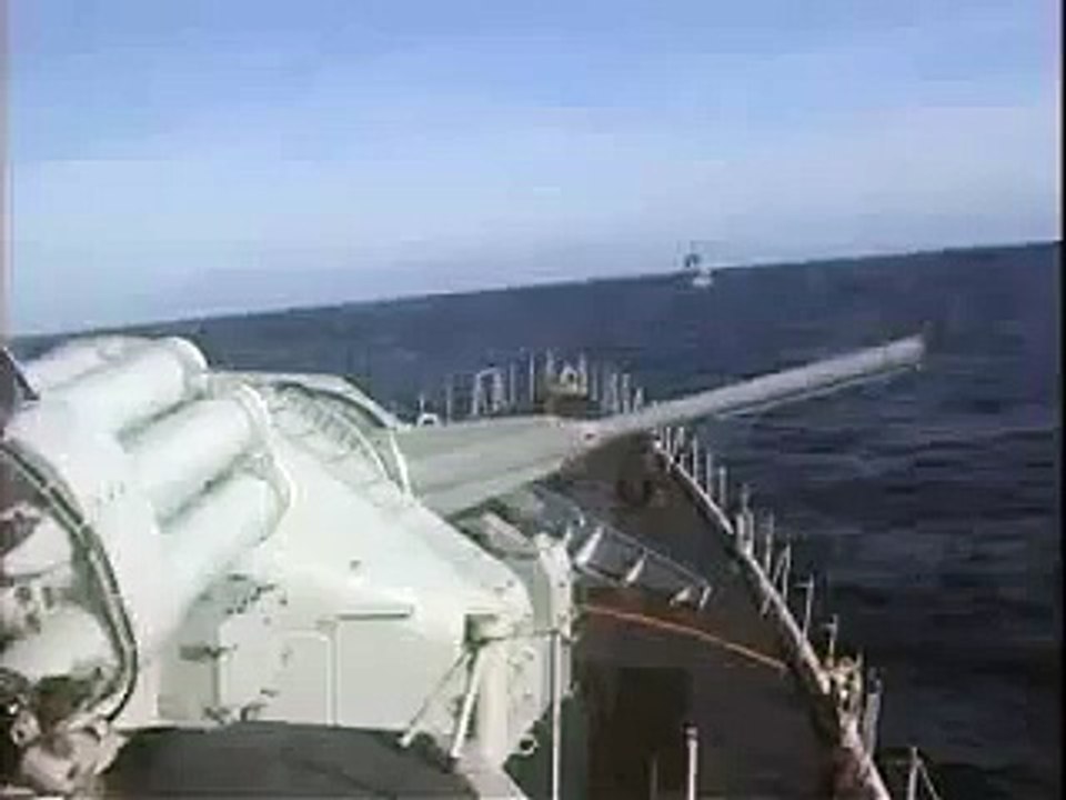 Frégate E71 - canon 100 mm.avi