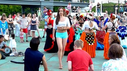 Girl dance on mehndi function