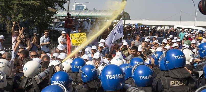 KESK üyelerine polis müdahalesi