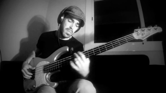 Somewhere Over The Rainbow [Bass Solo Arrangement by Miki Santamaria]