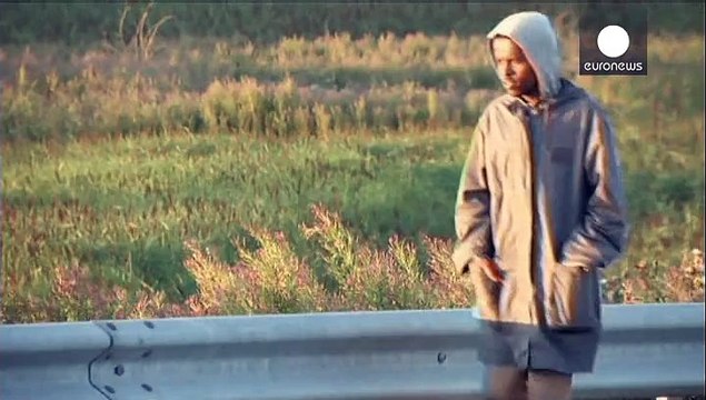 1700 clandestini in una sola notte tentano di passare da Calais alla Gran Bretagna