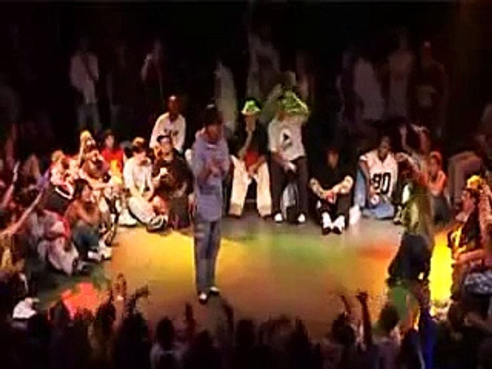 Salah VS Blade - Popping Battle - Semi Final of IBE 2005
