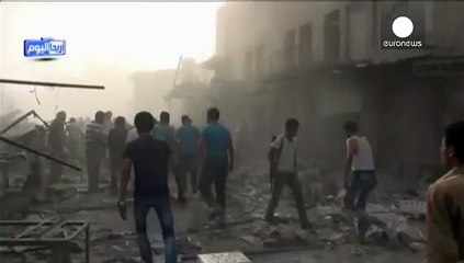 Caccia siriano precipita su un mercato