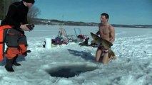 Extreme hand fishing under ice!
