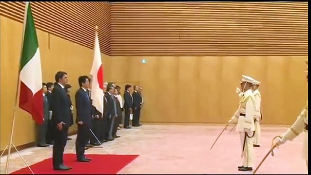 Giappone - Tokyo, Renzi arriva al Kantei (03.08.15)