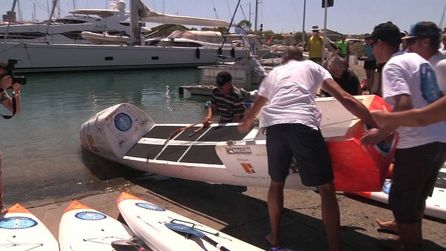 Nicolas Jarossay tente la traversée Nice-Calvi en paddle