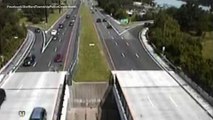 Dramatic video shows plane landing on busy New Jersey highway