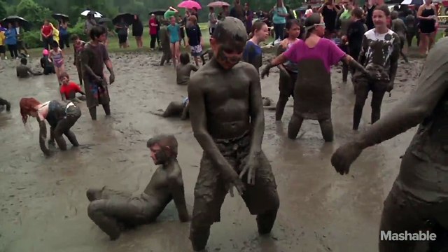 Michigan kids roll around in 200 tons of mud
