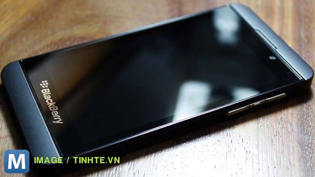 Leaked Blackberry Photos Show Streamlined Design to Match Competition