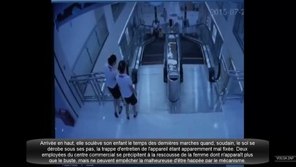 une femme broyée/écrasée par un escalator en chine