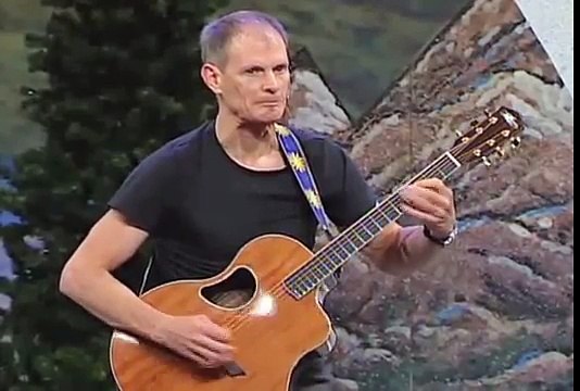 Mike Rayburn Devil Went Down to Georgia On Guitar, With Comedy - funny keynote