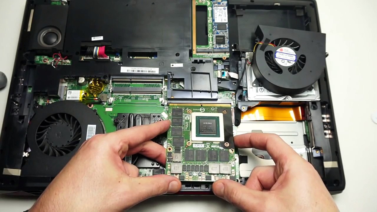 [Cowcot TV] Changement de GPU Kit d'Upgrade MSI MXM sur GT72 Dominator Nvidia GTX 880M.980M