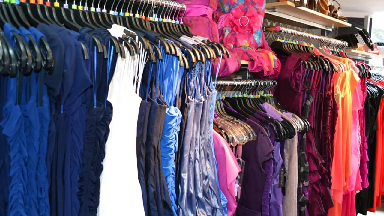 Elizabeth - Sukienki Wizytowe Poznań ul. Św. Marcin 14