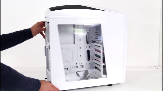[Cowcot TV] Présentation boitier NZXT Phantom 240