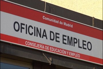 El paro baja en julio en 74.028 personas