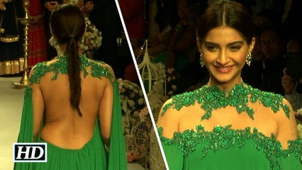 Sonam Kapoor Exposes again on ramp at IIJW 2015