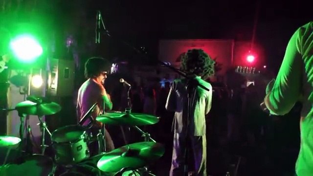 Napoli - I commercialisti acquistano vaccini per cani abbandonati (30.07.15)